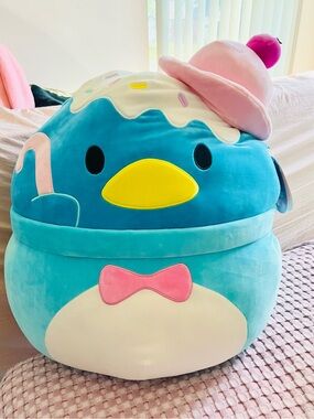 SQUISHMALLOW TUXEDO SAM
ICE CREAM SUNDAE SANRIO
HELLO KITTY 20"